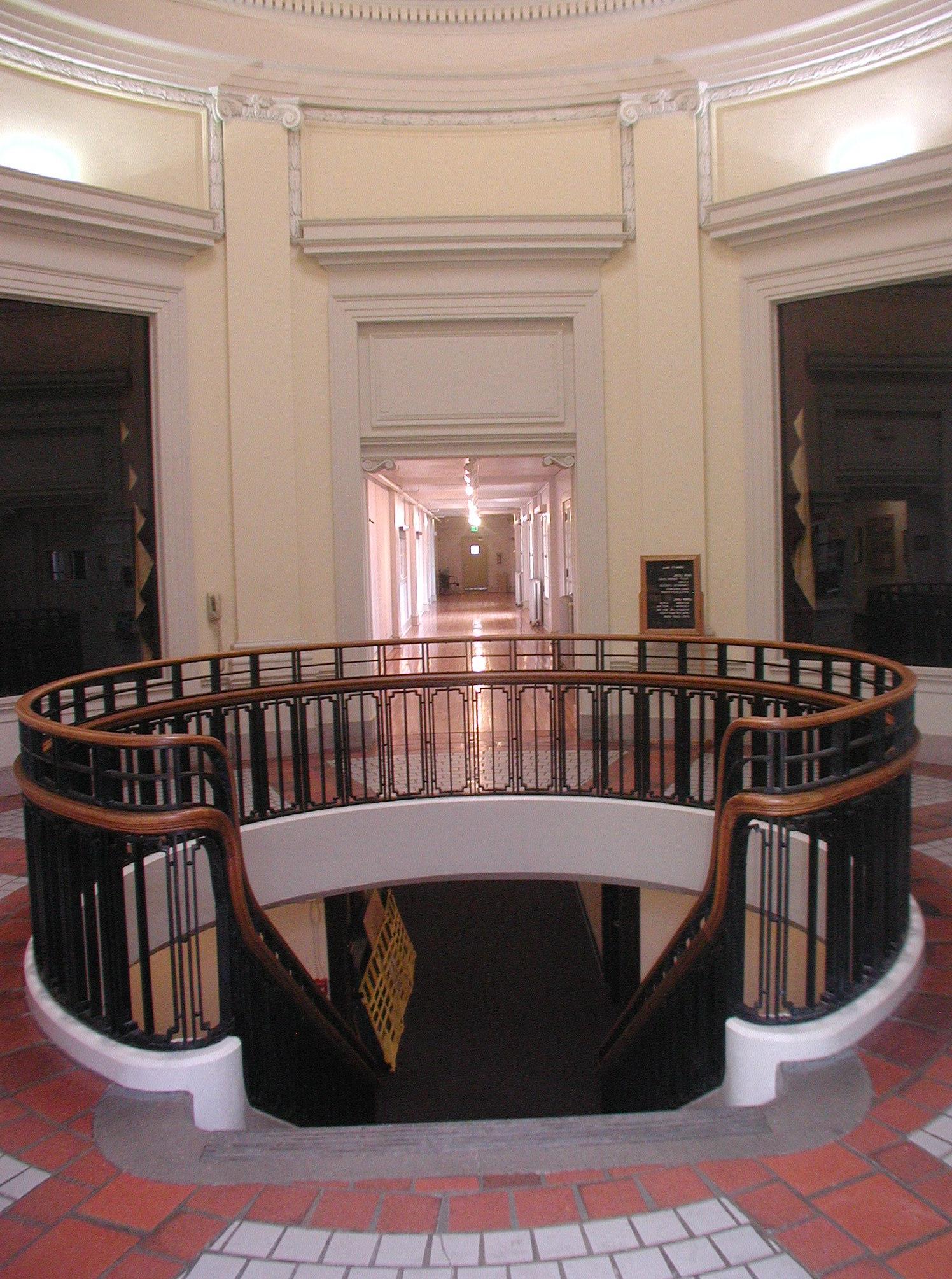 Rotunda as seen from the main south entry door in 2006 <span class="cc-gallery-credit"></span>